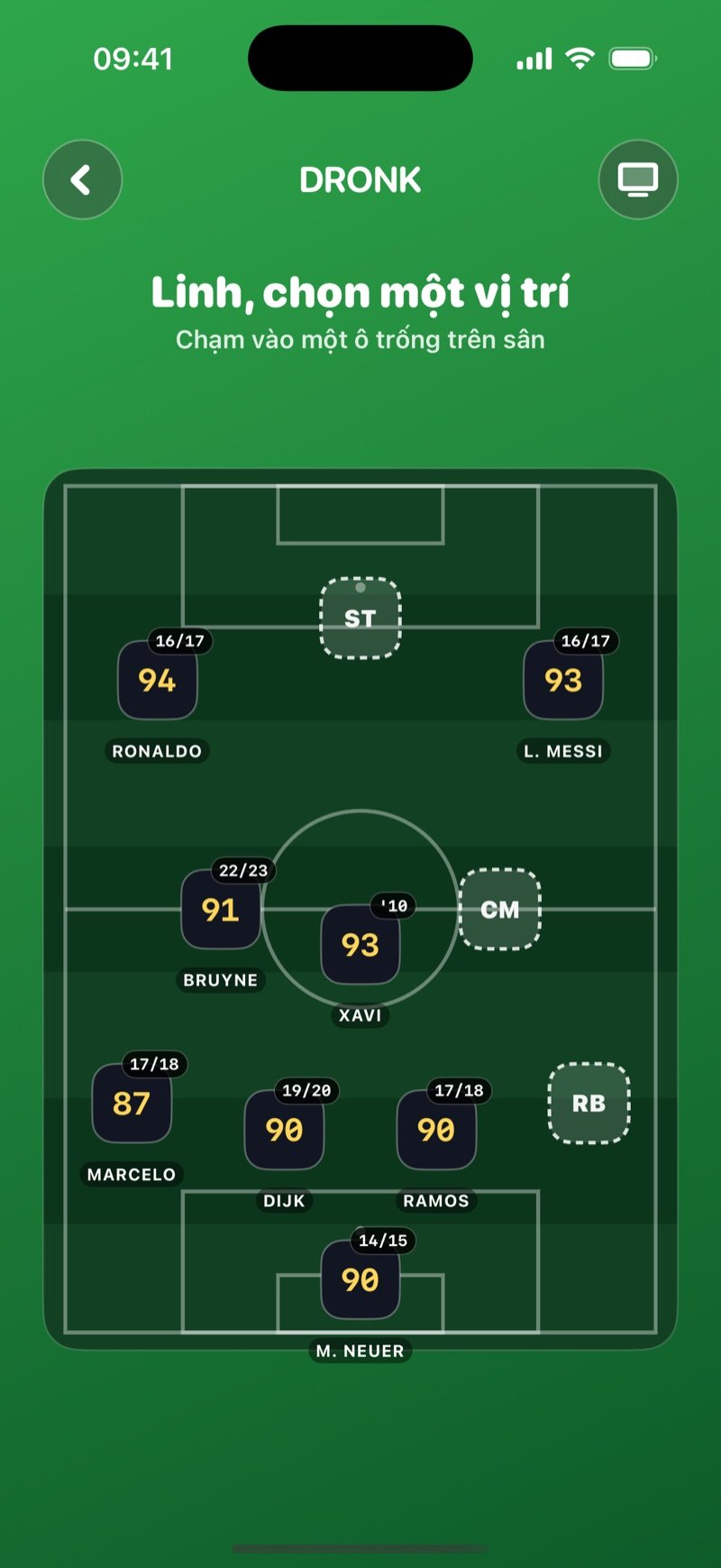 Draft bóng đá trong Dronk: sơ đồ 4-3-3 trên sân với vài ngôi sao đã vào vị trí và các ô còn trống chờ lấp đầy