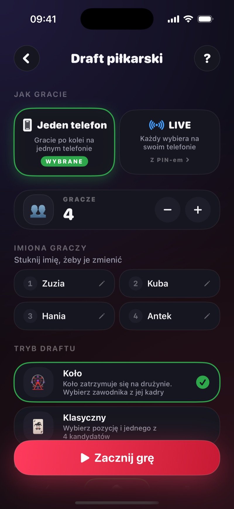 Ekran ustawień Draftu piłkarskiego w Dronk: How you play z zaznaczonym One phone i opcją LIVE, 4 graczy o imionach Olivia, Jake, Mia i Tyler, mechanika draftu Spin wybrana zamiast Classic oraz przycisk Start Game (zrzut z wersji angielskiej)