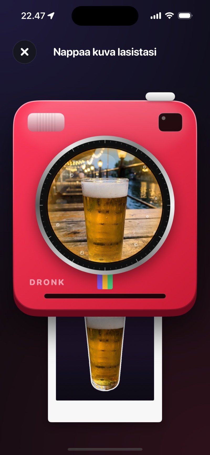 Dronkin pikakamera kuvaa lasia