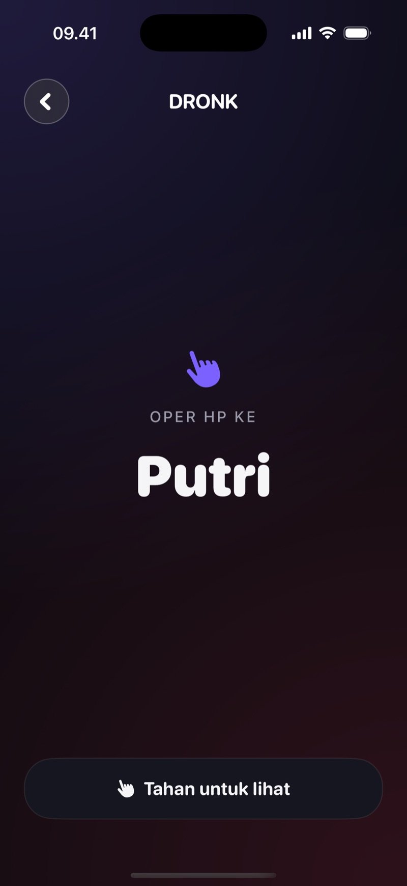 Layar oper HP di Dronk: Oper HP ke pemain berikutnya, dengan tombol Tahan untuk lihat dan kartu yang masih tertutup