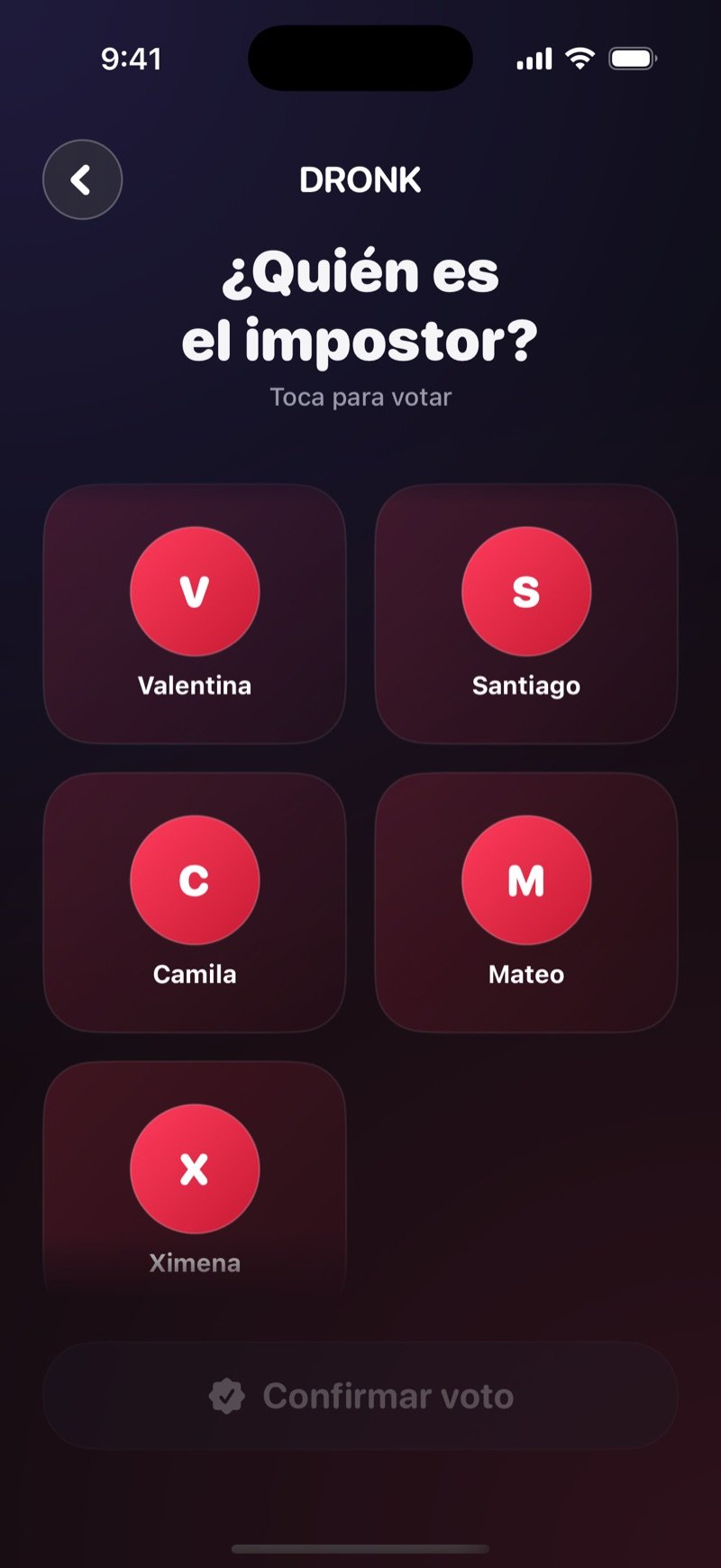 Pantalla de votación en Dronk: ¿quién es el impostor?, con una ficha por jugador y un botón para confirmar el voto