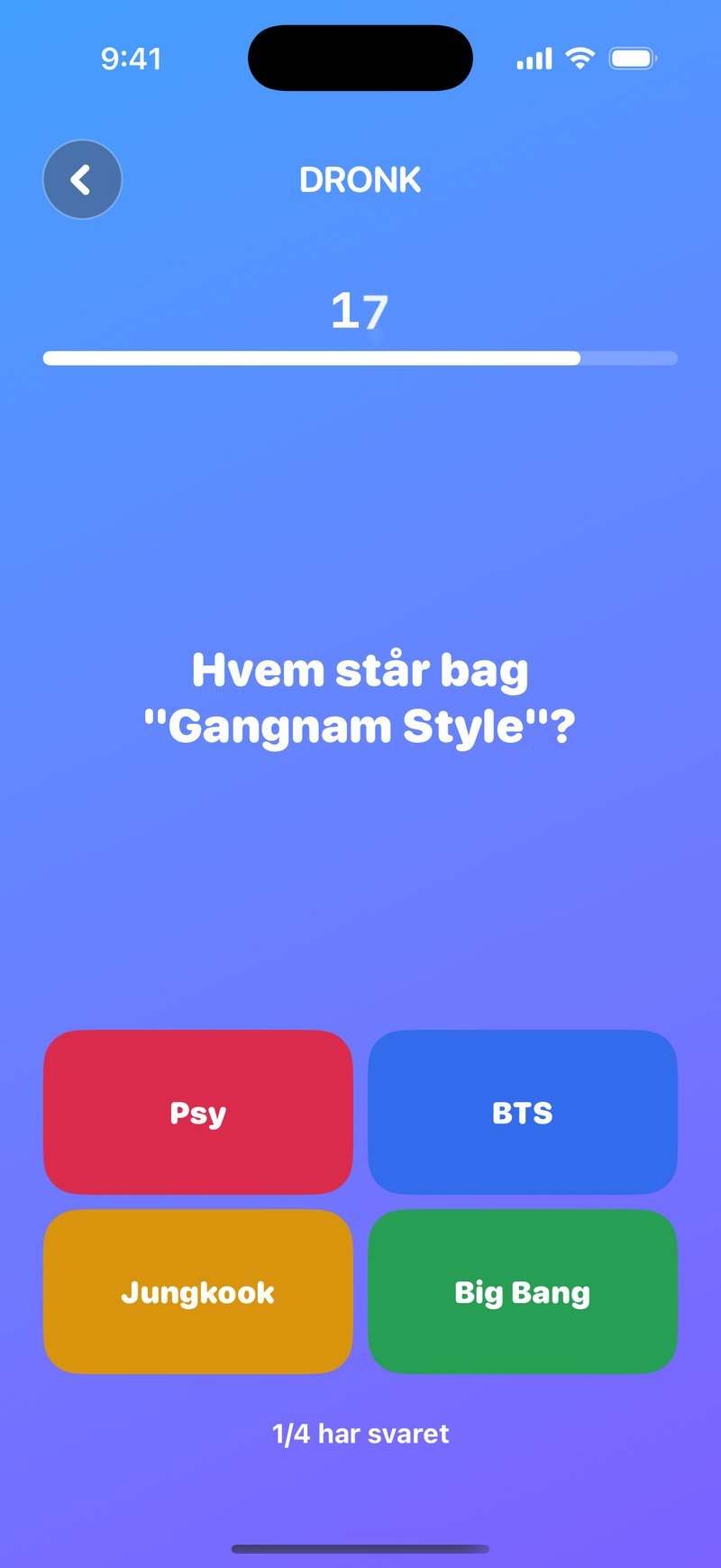 Et spørgsmål i Quizzen: Hvem står bag Gangnam Style, med de fire farvede svar Psy, BTS, Jungkook og Big Bang, nedtælling på 17 sekunder og teksten 1/4 har svaret